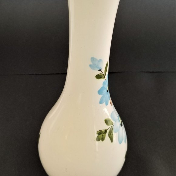 Adorable 8 1/4 Floral Vase Cream with Blue Flowers - Picture 3 of 8